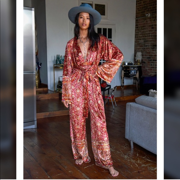 SOLD✨FREE PEOPLE Harper Velvet Printed One Piece Sangria Wine Jumpsuit (Medium) - Picture 2 of 13